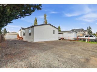 20815 WALNUT St, Aurora, OR 97002