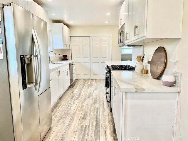 348 22nd Street, Costa Mesa, CA 92627