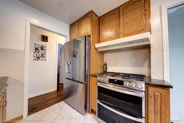 702 Woodlawn Avenue, Royal Oak, MI 48073