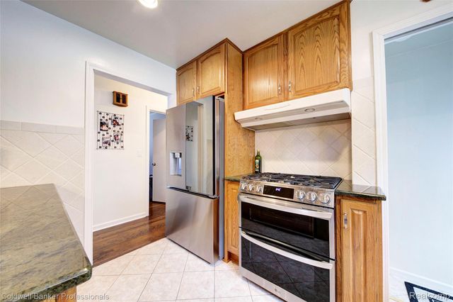 702 Woodlawn Avenue, Royal Oak, MI 48073