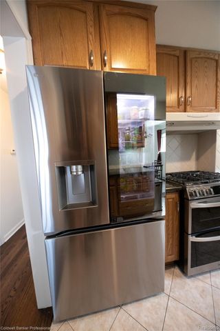 702 Woodlawn Avenue, Royal Oak, MI 48073