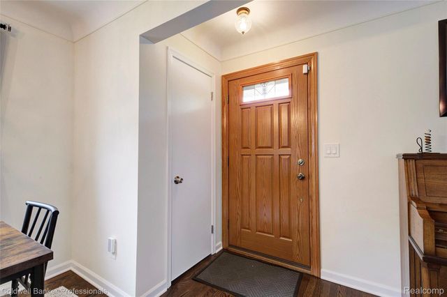 702 Woodlawn Avenue, Royal Oak, MI 48073