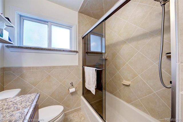 702 Woodlawn Avenue, Royal Oak, MI 48073