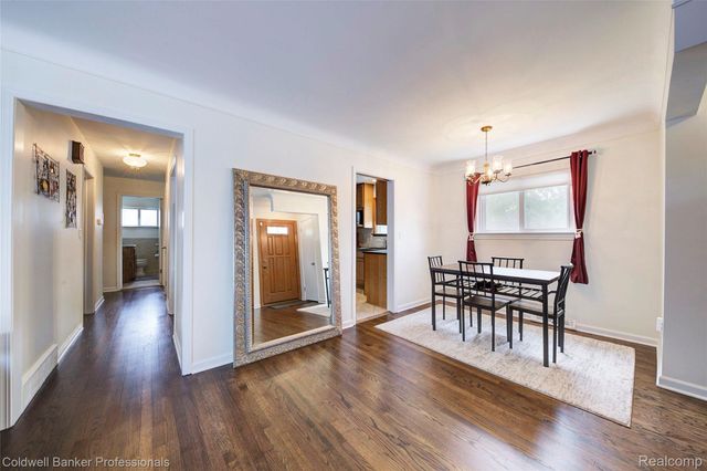 702 Woodlawn Avenue, Royal Oak, MI 48073