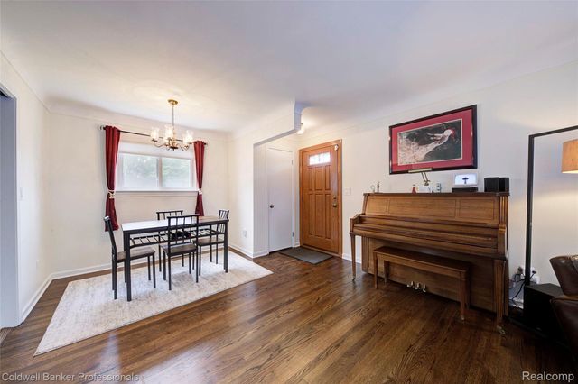 702 Woodlawn Avenue, Royal Oak, MI 48073