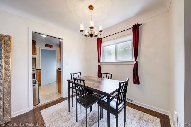 702 Woodlawn Avenue, Royal Oak, MI 48073