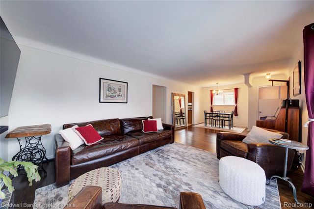 702 Woodlawn Avenue, Royal Oak, MI 48073