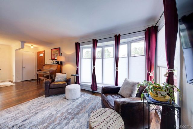 702 Woodlawn Avenue, Royal Oak, MI 48073