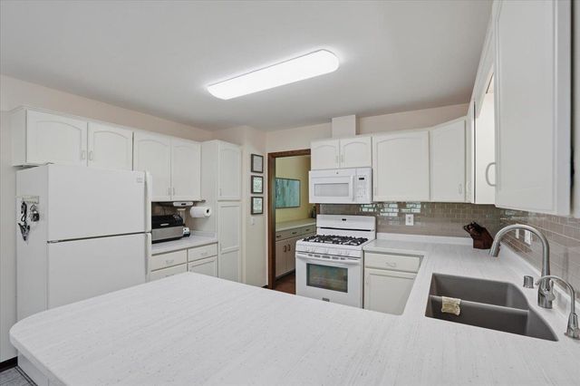 5101 Retana Drive, Madison, WI 53714
