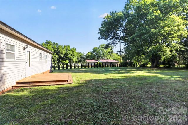 221 S Potter Road, Lancaster, SC 29720