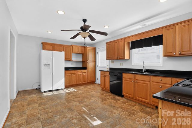 221 S Potter Road, Lancaster, SC 29720