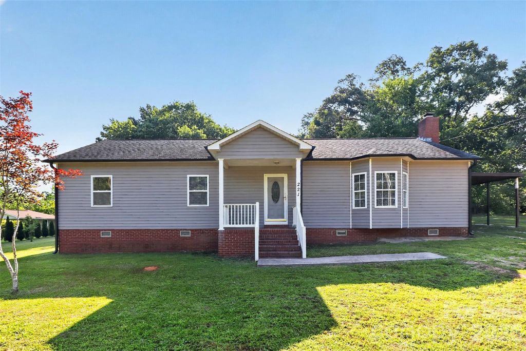 221 S Potter Road, Lancaster, SC 29720
