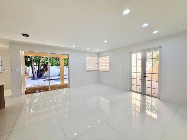 9425 NW 47th Terrace, Doral, FL 33178