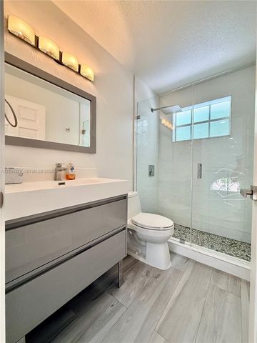 9425 NW 47th Terrace, Doral, FL 33178