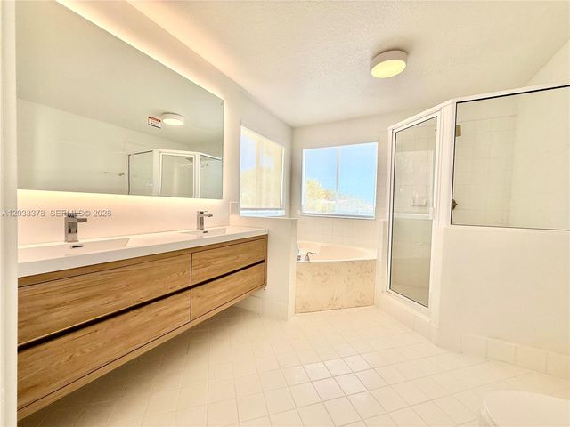 9425 NW 47th Terrace, Doral, FL 33178