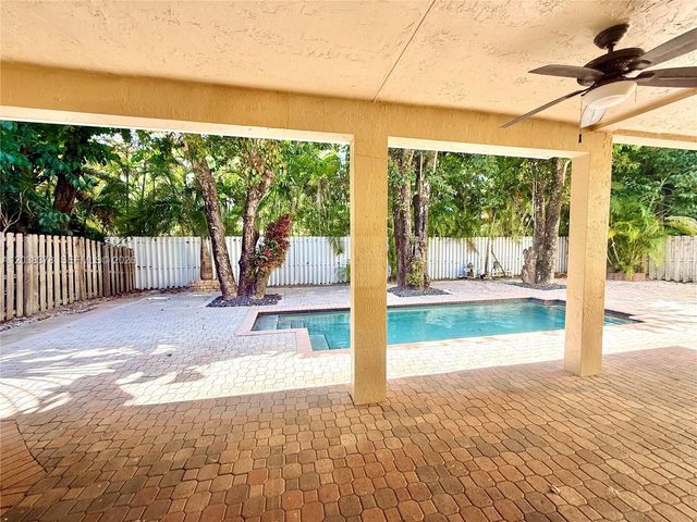 9425 NW 47th Terrace, Doral, FL 33178