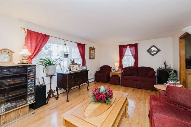 36 Indian Run Rd, Bellingham, MA 02019