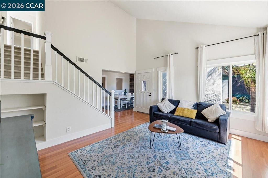 Image 11 of property listing at 10005 Foxboro Cir, San Ramon, CA 94583