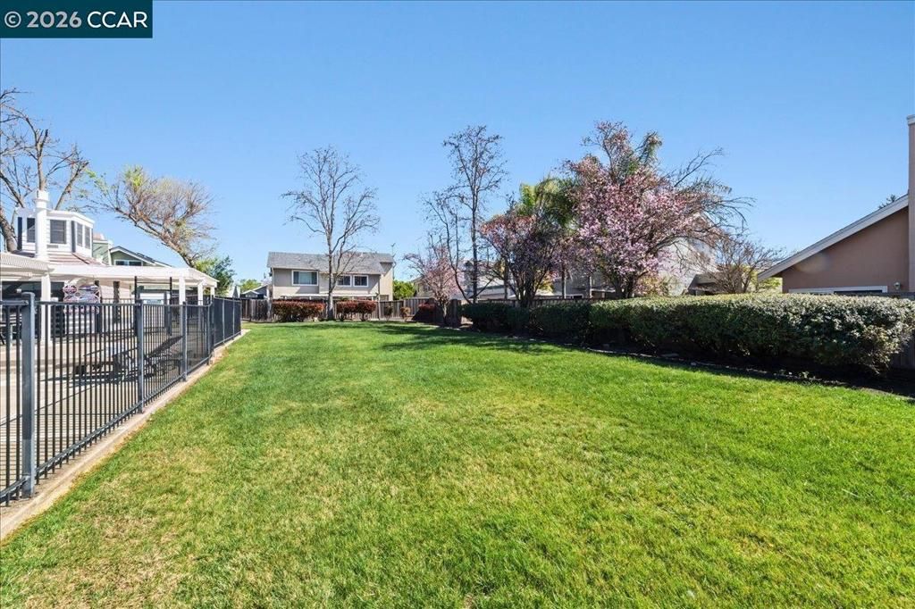 Image 40 of property listing at 10005 Foxboro Cir, San Ramon, CA 94583