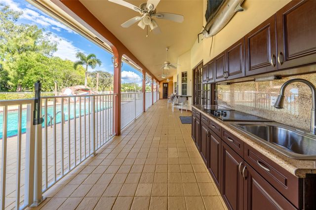 11301 SW 3rd Street, Plantation, FL 33325