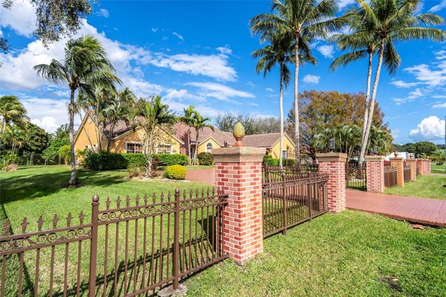 11301 SW 3rd Street, Plantation, FL 33325