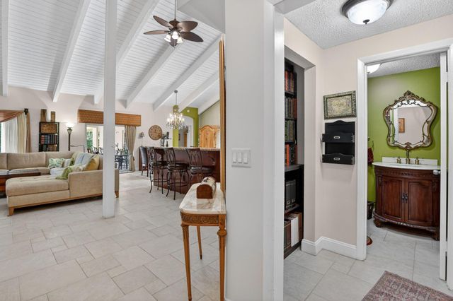 21310 Escondido Way S, Boca Raton, FL 33433