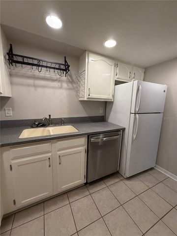 1515 NW 29TH ROAD D2, Gainesville, FL 32605