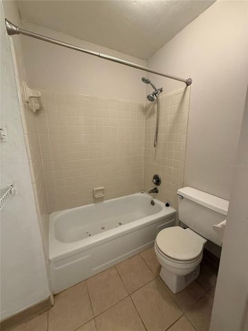 1515 NW 29TH ROAD D2, Gainesville, FL 32605