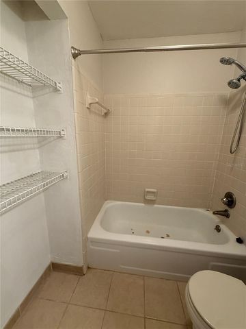 1515 NW 29TH ROAD D2, Gainesville, FL 32605