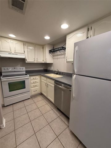 1515 NW 29TH ROAD D2, Gainesville, FL 32605