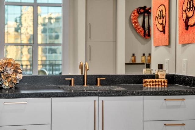 2323 N Houston Street 413, Dallas, TX 75219