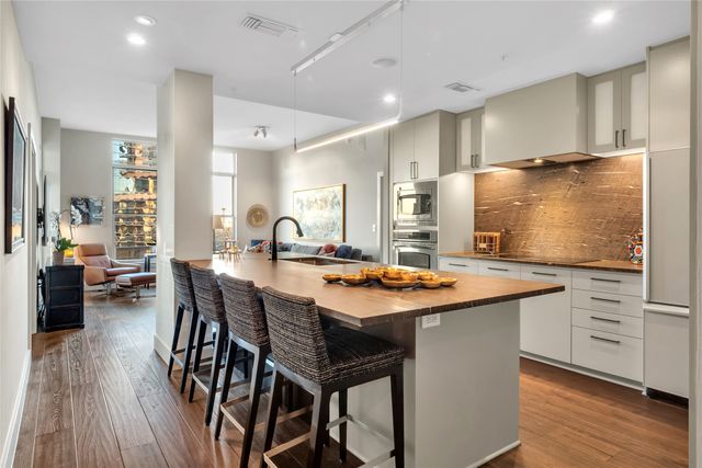 2323 N Houston Street 413, Dallas, TX 75219