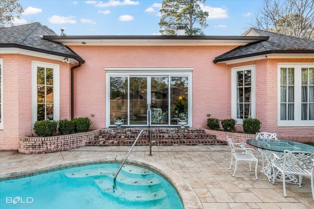 6421 Birnamwood Road, Shreveport, LA 71106