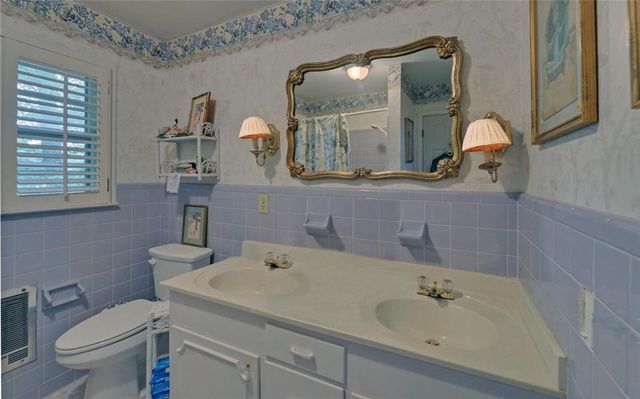 4593 T Moore Road, Oakwood, GA 30566