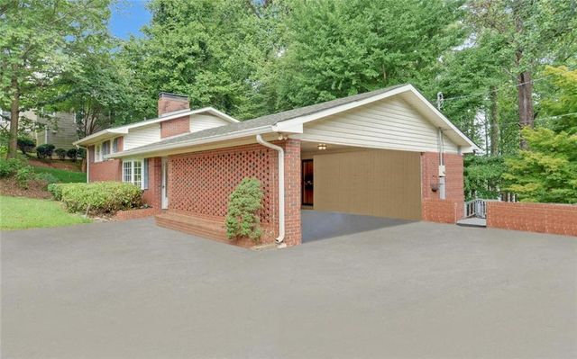 4593 T Moore Road, Oakwood, GA 30566