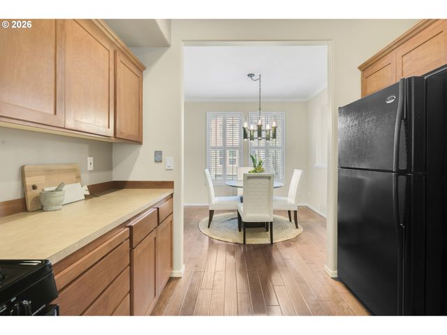 2886 Nw KENNEDY Ct, Portland, OR 97229