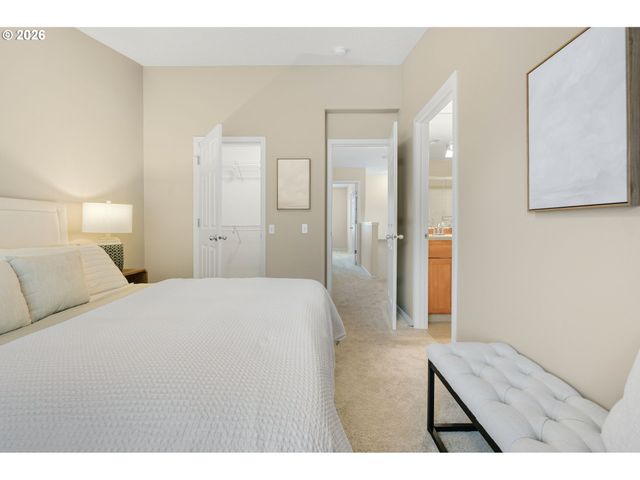 2886 Nw KENNEDY Ct, Portland, OR 97229