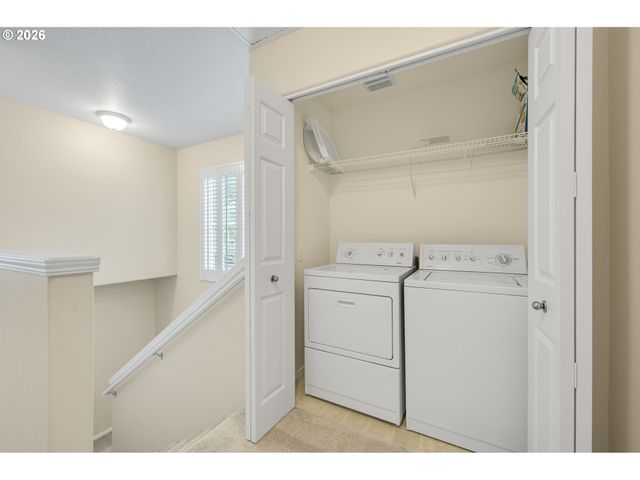 2886 Nw KENNEDY Ct, Portland, OR 97229