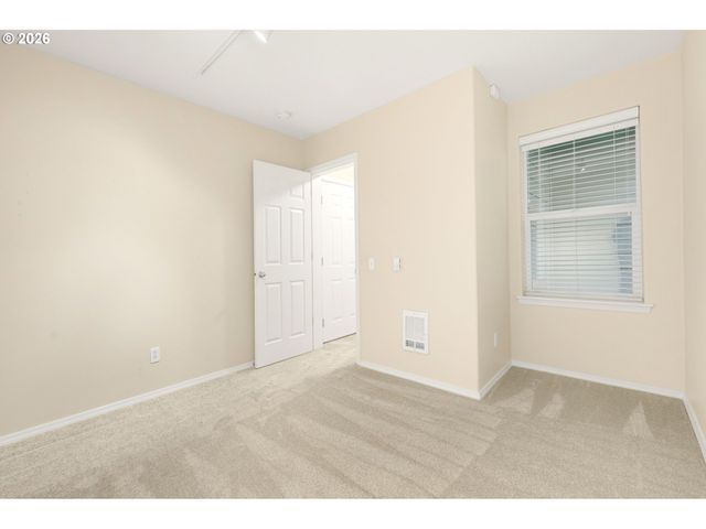 2886 Nw KENNEDY Ct, Portland, OR 97229