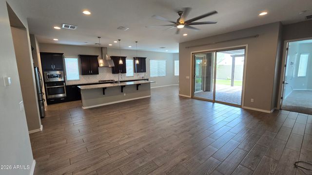18351 W MERCER Lane, Surprise, AZ 85388