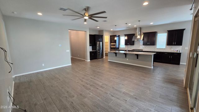18351 W MERCER Lane, Surprise, AZ 85388