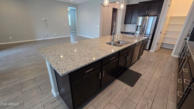 18351 W MERCER Lane, Surprise, AZ 85388