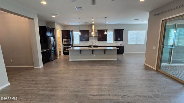 18351 W MERCER Lane, Surprise, AZ 85388