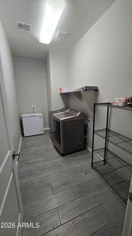 18351 W MERCER Lane, Surprise, AZ 85388