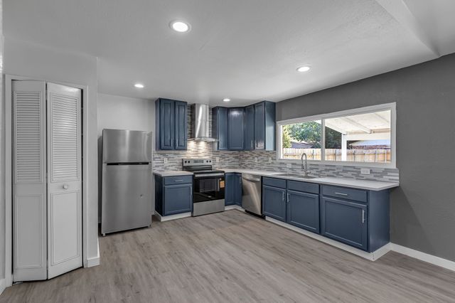 6217 Alta Oaks Drive, Garland, TX 75043