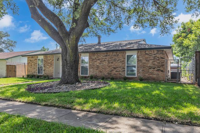 6217 Alta Oaks Drive, Garland, TX 75043