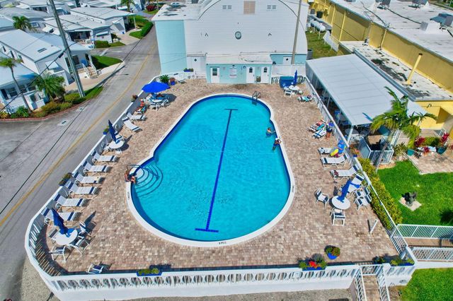 5 Cedar Drive CD5, Briny Breezes, FL 33435