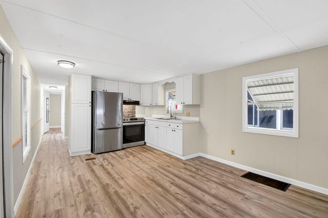 5 Cedar Drive CD5, Briny Breezes, FL 33435