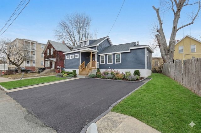 3 Robert St, Attleboro, MA 02703