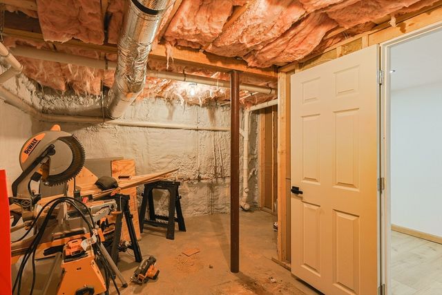 3 Robert St, Attleboro, MA 02703